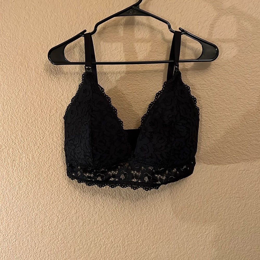 Black Lace Nursing Bra Size 40E.